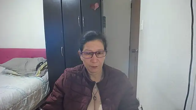 latin49 online show from June 12, 2026, 4:33 am