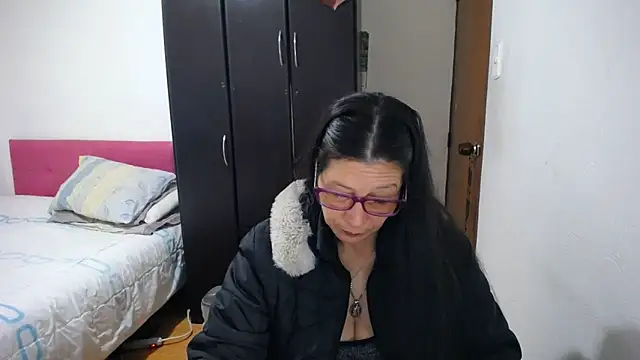 latin49 online show from June 15, 2026, 5:31 am
