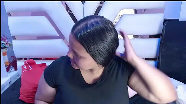 ValenTitis online show from October 4, 2025, 8:29 pm