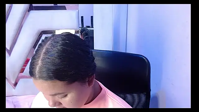 ValenTitis online show from November 12, 2025, 8:52 pm