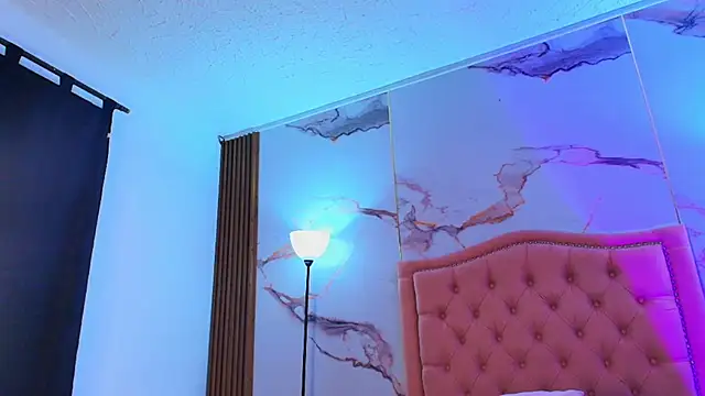 Jade20  online show from January 7, 2026, 9:39 pm