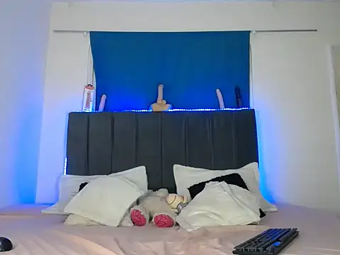 anna dolls  online show from September 30, 2025, 2:49 am