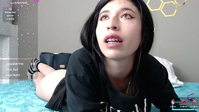 adriscute online show from January 22, 2025, 10:37 pm