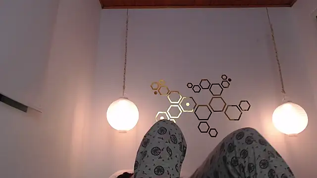 adriscute online show from February 3, 2025, 6:45 am