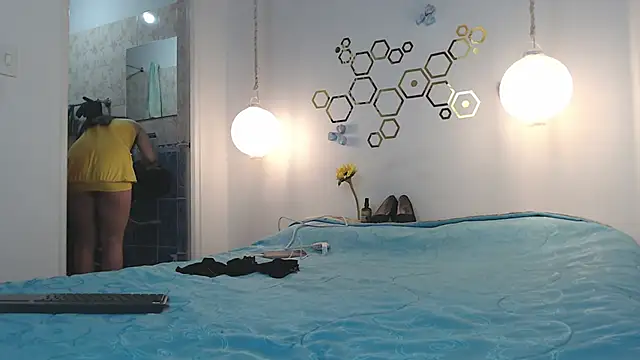 adriscute online show from March 9, 2025, 1:46 am