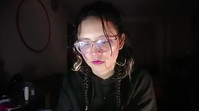 Hathorlove online show from April 19, 2026, 2:55 am