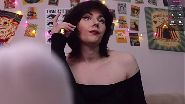 Luna Blake online show from March 26, 2026, 1:28 pm