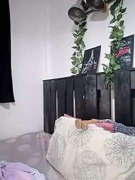 Snapshot of Bayan-Queen chatting on October 22, 2025, 7:46 pm Bayan-Queen online show from October 22, 2025, 7:46 pm