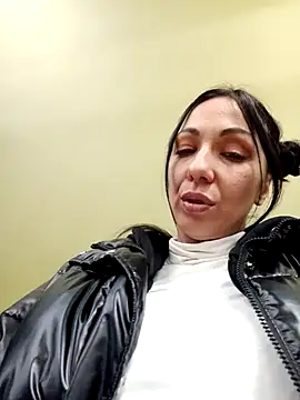 LeticiaWoods online show from February 9, 2025, 11:58 am