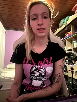 Snapshot of bunnydark00 chatting on December 19, 2025, 12:17 am bunnydark00 online show from December 19, 2025, 12:17 am