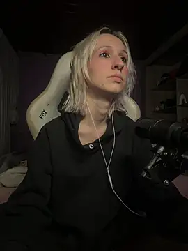 bunnydark00 online show from May 30, 2026, 2:41 am