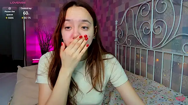 Snapshot of Fera1_Berry chatting on December 5, 2024, 12:52 am Fera1 Berry online show from December 5, 2024, 12:52 am