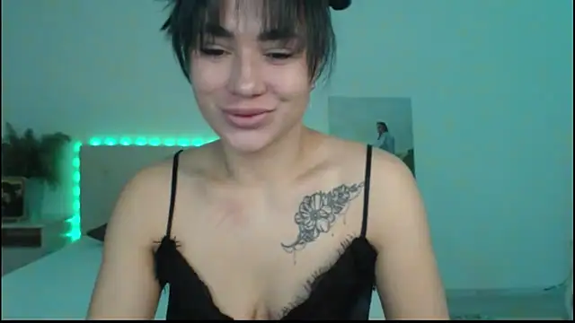 RoxannePure online show from October 6, 2025, 3:37 am