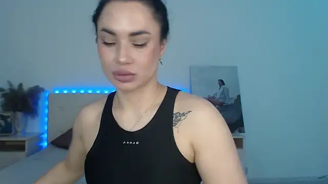 RoxannePure online show from March 19, 2026, 3:54 am