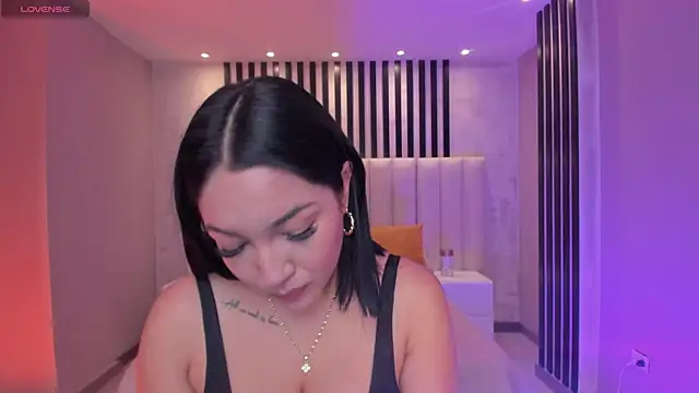 RossieRhoades online show from October 2, 2025, 7:32 pm