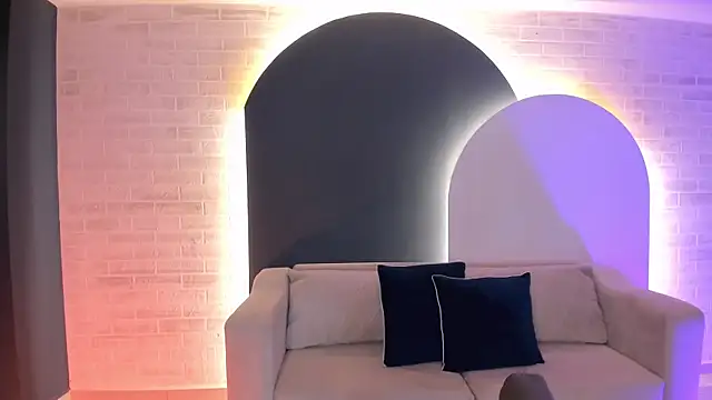 RossieRhoades online show from October 23, 2025, 7:34 pm