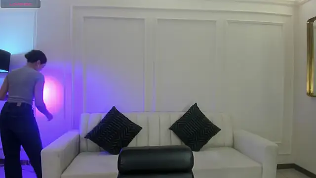 RossieRhoades online show from October 28, 2025, 1:47 pm