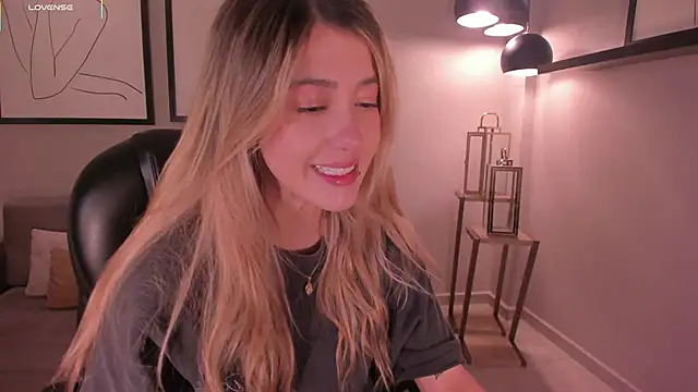 EveBensonX online show from January 9, 2026, 12:08 pm