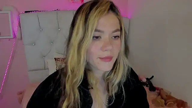 18candys online show from March 5, 2026, 11:23 pm