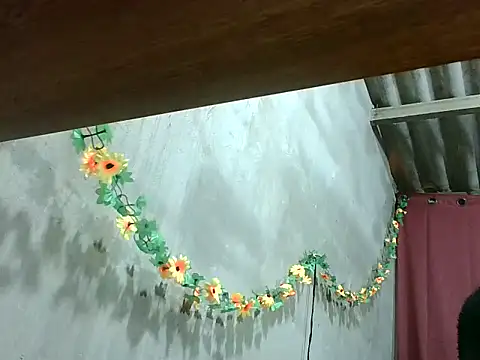 2ocmaxi online show from October 9, 2025, 7:34 pm