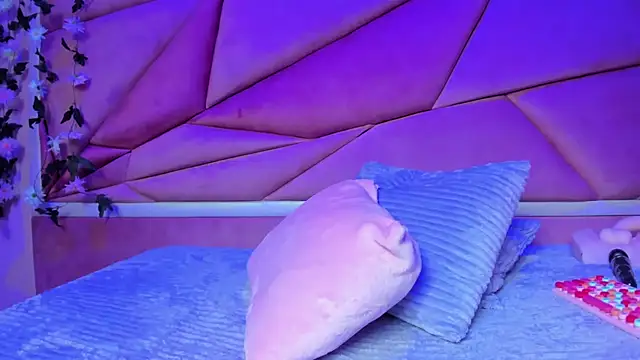 Snapshot of luna_miler_ chatting on October 29, 2025, 2:58 am luna miler online show from October 29, 2025, 2:58 am