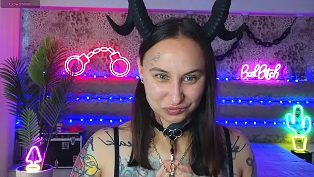 Cool Freak  online show from June 26, 2026, 10:19 am