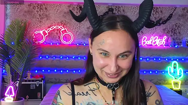 Cool Freak  online show from July 3, 2026, 9:59 am
