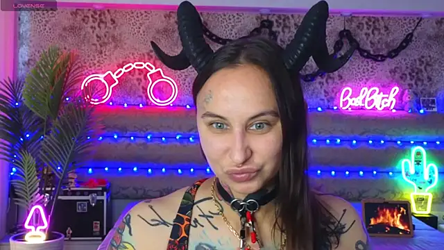 Cool Freak  online show from July 11, 2026, 10:07 am