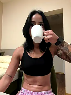 Ale Lewis online show from November 6, 2025, 6:53 pm