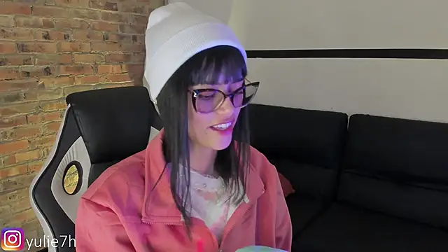  Jessy Moon  online show from February 16, 2025, 8:33 pm