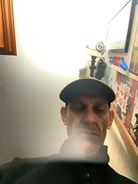 Snapshot of Rabbit2770 chatting on November 18, 2025, 5:39 pm Rabbit2770 online show from November 18, 2025, 5:39 pm