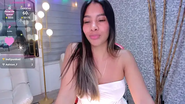 Snapshot of RenataReyes chatting on December 18, 2024, 2:32 am RenataReyes online show from December 18, 2024, 2:32 am