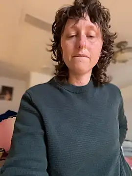 mossy kiss online show from March 2, 2026, 2:13 pm