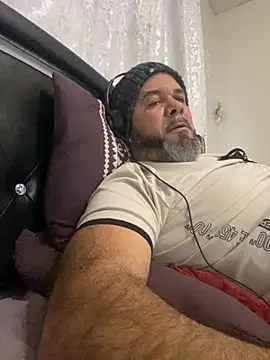 Cristian-Brayan online show from December 1, 2025, 1:38 pm