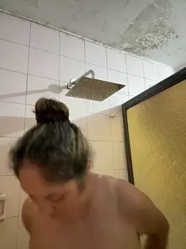 gabiTetas online show from October 28, 2025, 7:05 pm