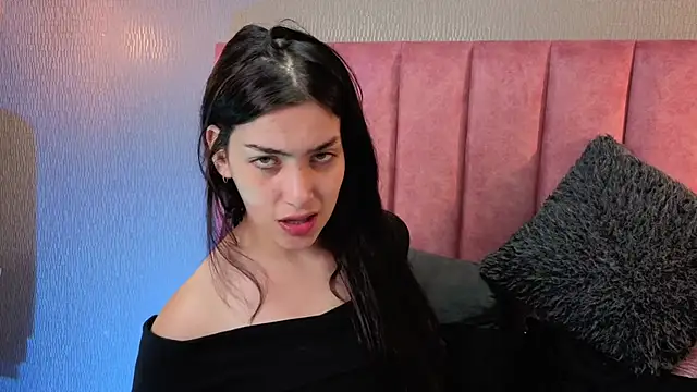 Alexa Thaylor  online show from January 9, 2026, 3:37 pm