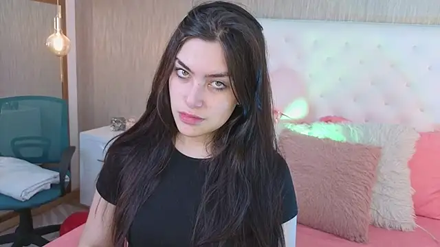 Alexa Thaylor  online show from February 20, 2026, 2:39 pm