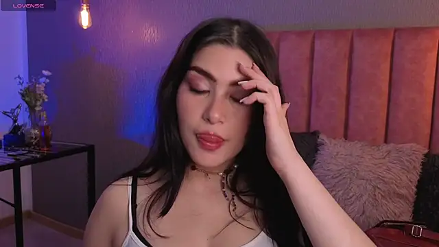 Alexa Thaylor  online show from May 18, 2026, 6:03 pm