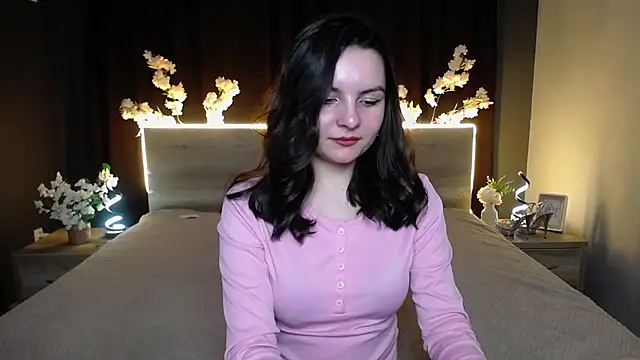 JasmineAsha online show from March 18, 2026, 8:34 pm