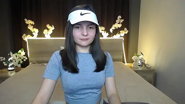 JasmineAsha online show from April 18, 2026, 7:51 pm