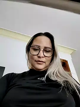 Snapshot of WANDAFOXX1 chatting on December 29, 2024, 12:20 am WANDAFOXX1 online show from December 29, 2024, 12:20 am