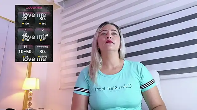 Snapshot of WANDAFOXX1 chatting on January 28, 2025, 5:00 am WANDAFOXX1 online show from January 28, 2025, 5:00 am