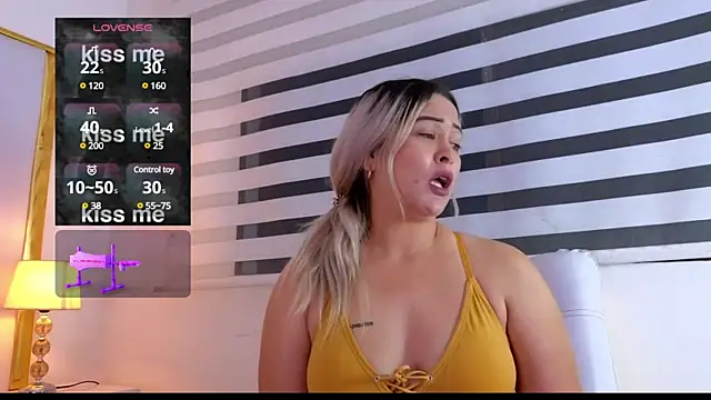 Snapshot of WANDAFOXX1 chatting on January 30, 2025, 7:07 am WANDAFOXX1 online show from January 30, 2025, 7:07 am