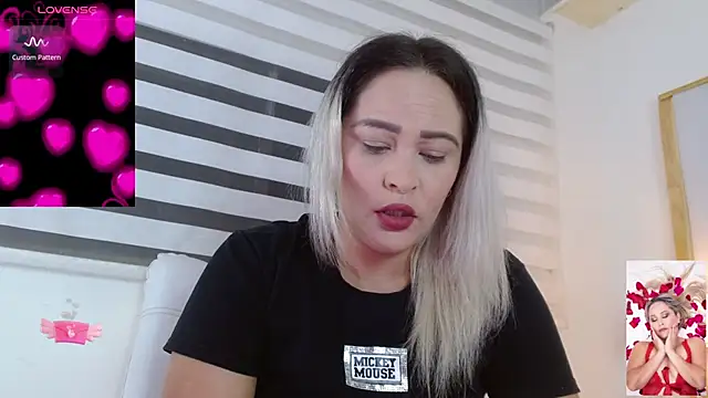 Snapshot of WANDAFOXX1 chatting on March 13, 2025, 2:49 am WANDAFOXX1 online show from March 13, 2025, 2:49 am