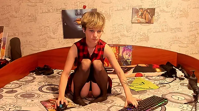 Snapshot of KagamiTayga chatting on October 10, 2025, 2:21 am KagamiTayga online show from October 10, 2025, 2:21 am