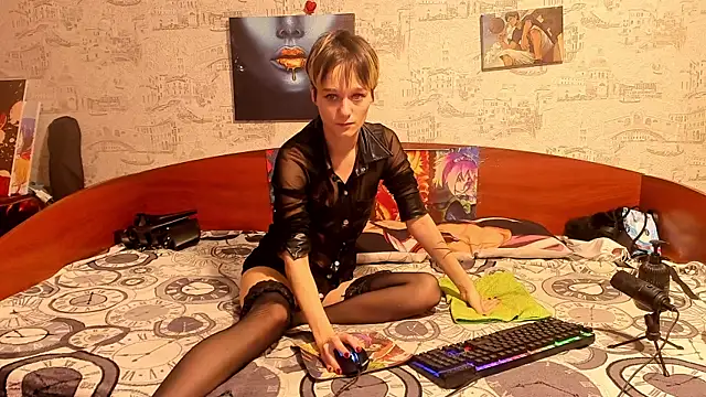 Snapshot of KagamiTayga chatting on October 18, 2025, 2:58 am KagamiTayga online show from October 18, 2025, 2:58 am