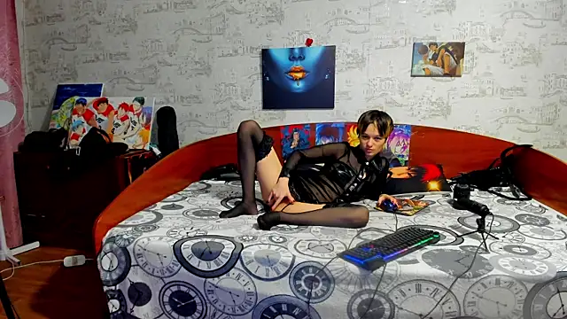 Snapshot of KagamiTayga chatting on November 7, 2025, 2:55 am KagamiTayga online show from November 7, 2025, 2:55 am