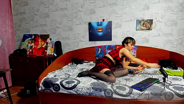 Snapshot of KagamiTayga chatting on November 9, 2025, 2:32 am KagamiTayga online show from November 9, 2025, 2:32 am