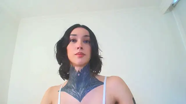 Snapshot of All_yours555 chatting on April 8, 2026, 9:26 pm All yours555 online show from April 8, 2026, 9:26 pm