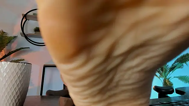 RebeccaMartinez online show from December 19, 2024, 5:40 am